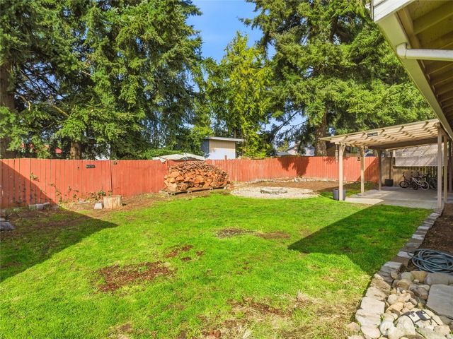 17116 6th Avenue Ct E, Spanaway, WA 98387