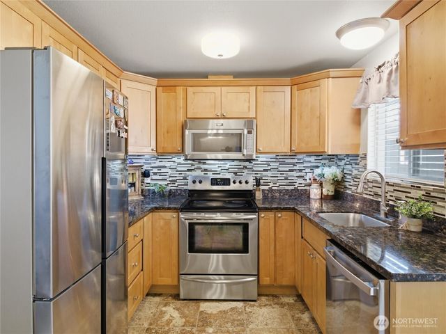 17116 6th Avenue Ct E, Spanaway, WA 98387