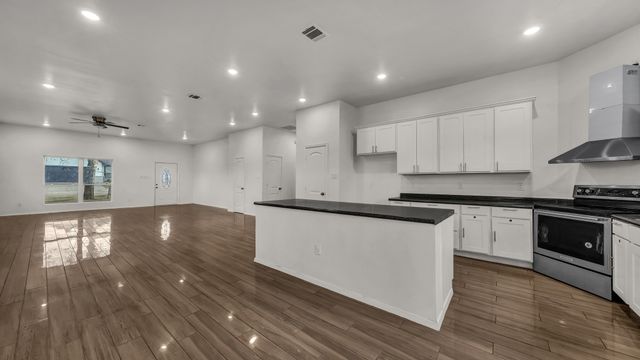 2514 Austin Court, Granbury, TX 76048