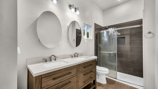 2514 Austin Court, Granbury, TX 76048