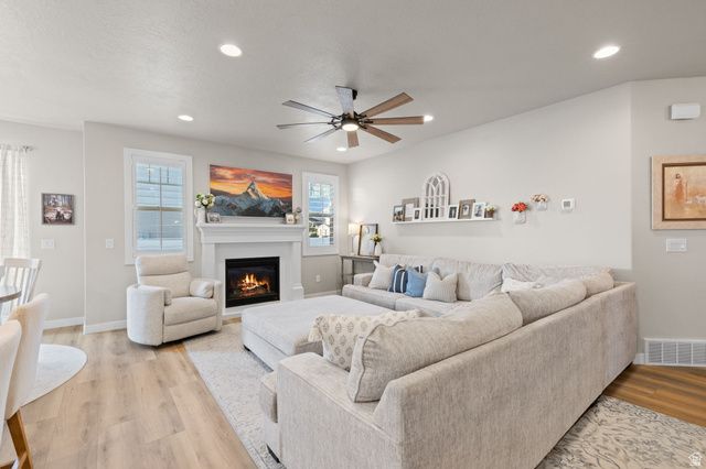 1424 W FOXTAIL WAY, Lindon, UT 84042