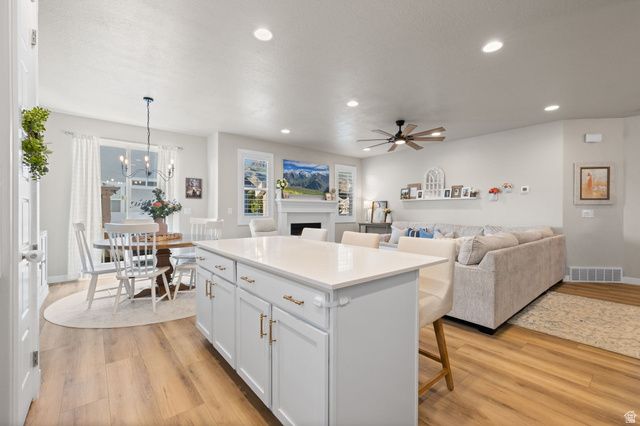 1424 W FOXTAIL WAY, Lindon, UT 84042