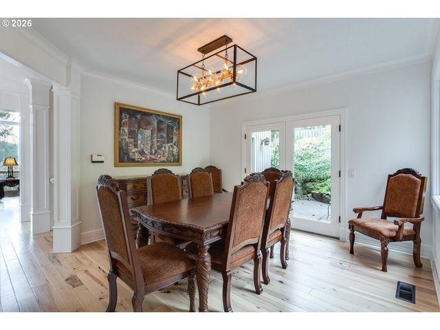 15800 OSWEGO SHORE Ct, Lake Oswego, OR 97034