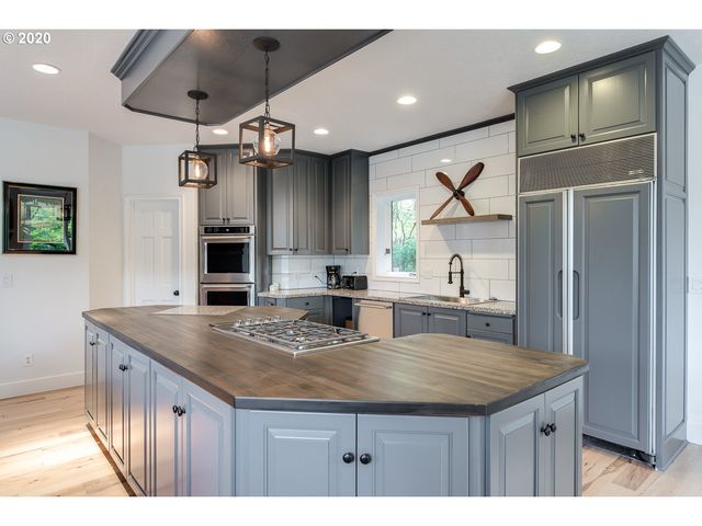 15800 OSWEGO SHORE Ct, Lake Oswego, OR 97034