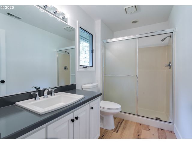15800 OSWEGO SHORE Ct, Lake Oswego, OR 97034