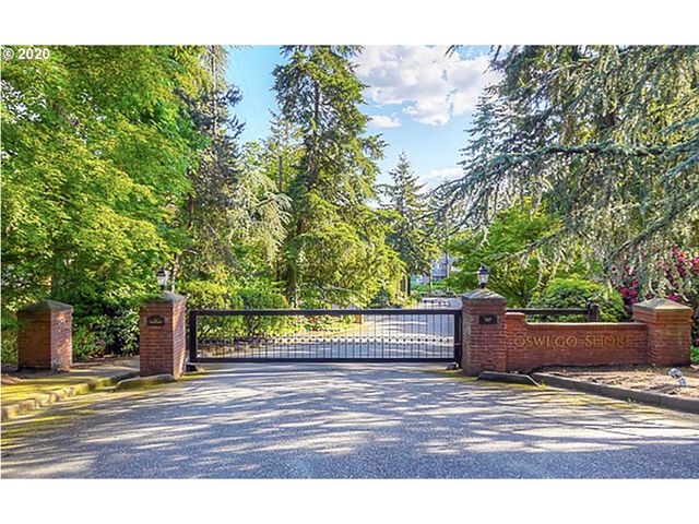 15800 OSWEGO SHORE Ct, Lake Oswego, OR 97034