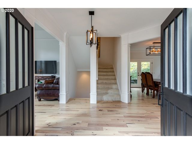 15800 OSWEGO SHORE Ct, Lake Oswego, OR 97034