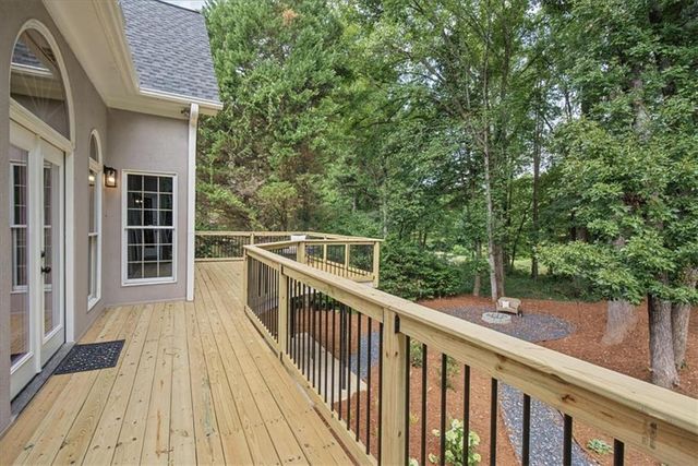 5714 Brynwood Circle NW, Acworth, GA 30101