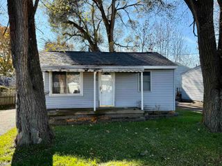 1186 E Decamp Street, Burton, MI 48529