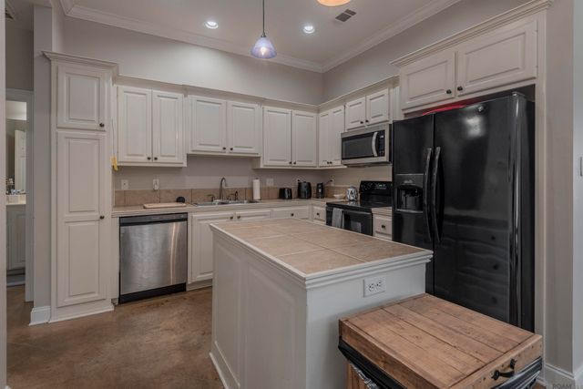 4023 Northshore Ave, Baton Rouge, LA 70820