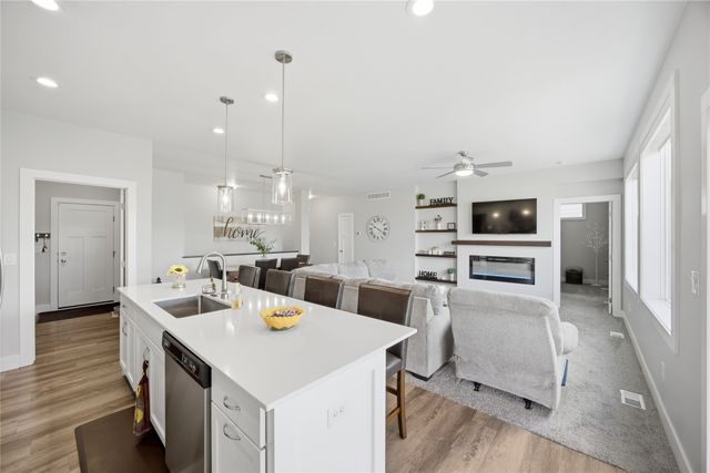 820 SE Booth Avenue, Waukee, IA 50263
