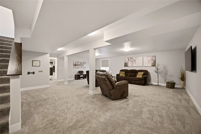 820 SE Booth Avenue, Waukee, IA 50263