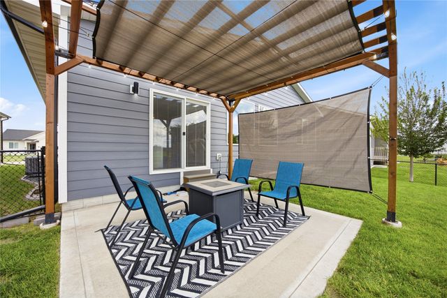 820 SE Booth Avenue, Waukee, IA 50263