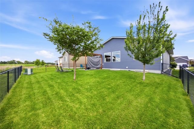 820 SE Booth Avenue, Waukee, IA 50263