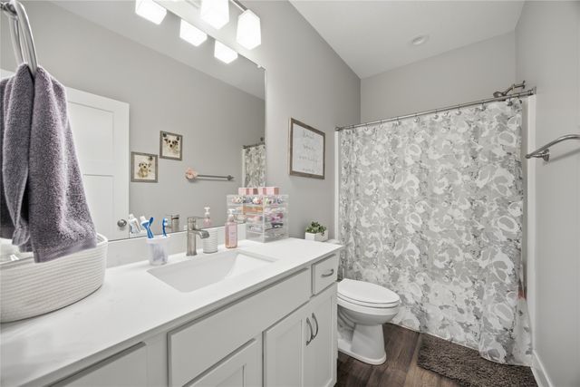 820 SE Booth Avenue, Waukee, IA 50263