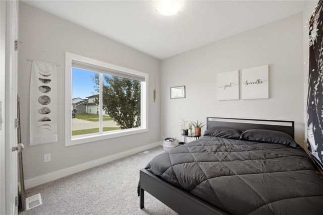 820 SE Booth Avenue, Waukee, IA 50263