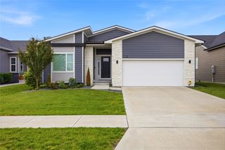 820 SE Booth Avenue, Waukee, IA 50263
