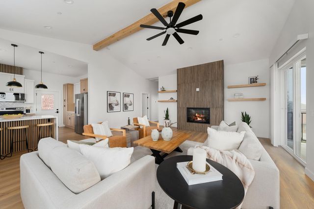 227 Swenson Ct, Auburn, CA 95603