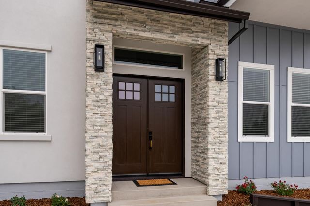 227 Swenson Ct, Auburn, CA 95603