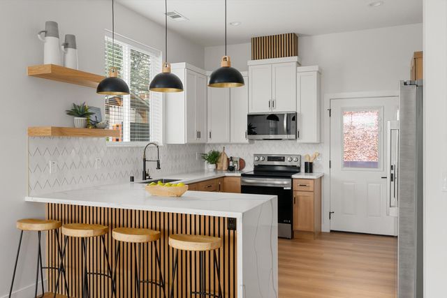 227 Swenson Ct, Auburn, CA 95603