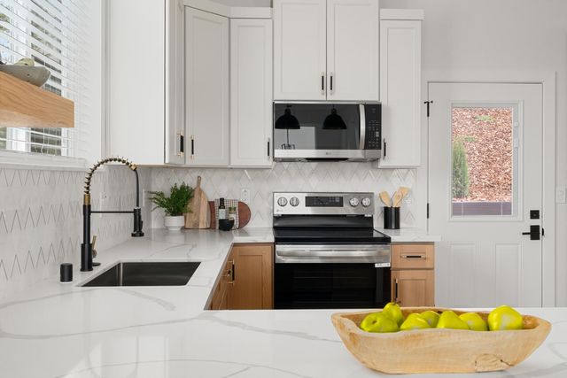 227 Swenson Ct, Auburn, CA 95603