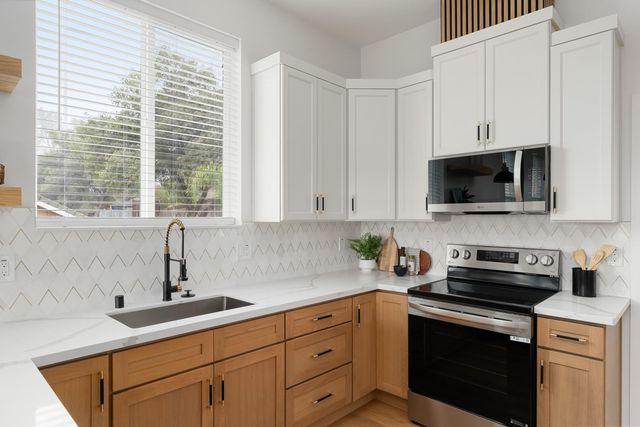 227 Swenson Ct, Auburn, CA 95603