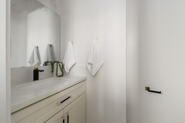 227 Swenson Ct, Auburn, CA 95603