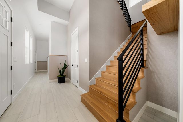 227 Swenson Ct, Auburn, CA 95603