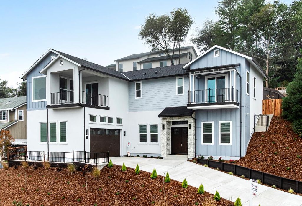 227 Swenson Ct, Auburn, CA 95603