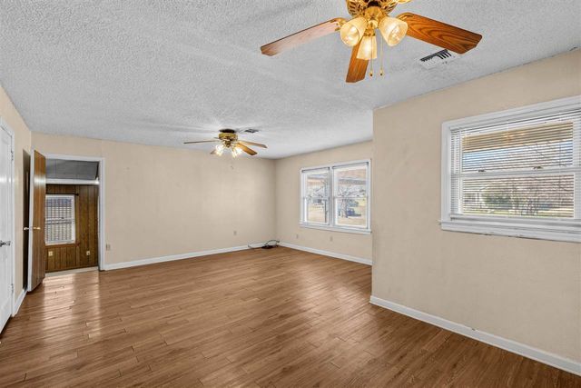 1908 NW Bell Ave, Lawton, OK 73507