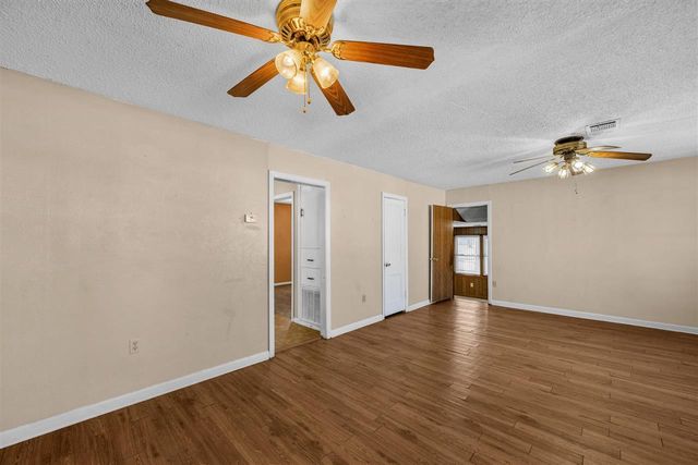 1908 NW Bell Ave, Lawton, OK 73507