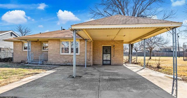 1908 NW Bell Ave, Lawton, OK 73507