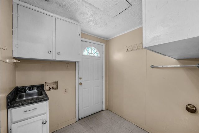 1908 NW Bell Ave, Lawton, OK 73507