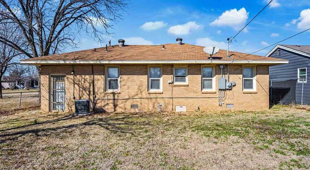 1908 NW Bell Ave, Lawton, OK 73507