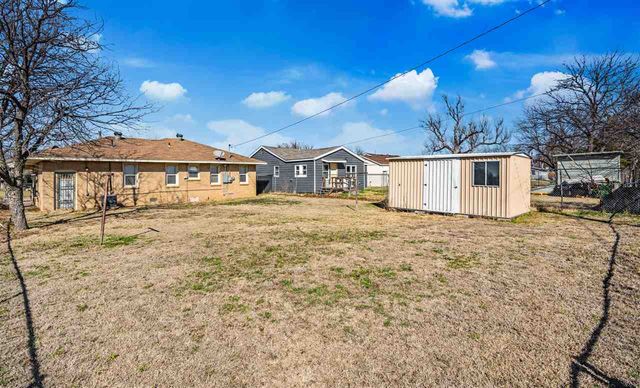 1908 NW Bell Ave, Lawton, OK 73507