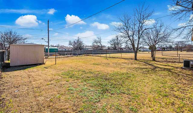 1908 NW Bell Ave, Lawton, OK 73507