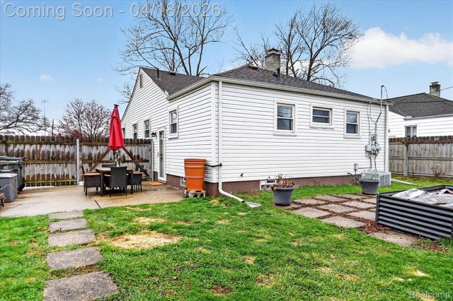 22833 E. 13 mile Road, St. Clair Shores, MI 48082