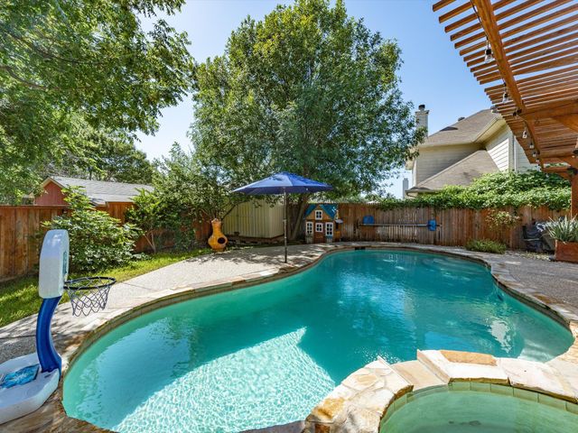 7824 Teal Drive, Fort Worth, TX 76137