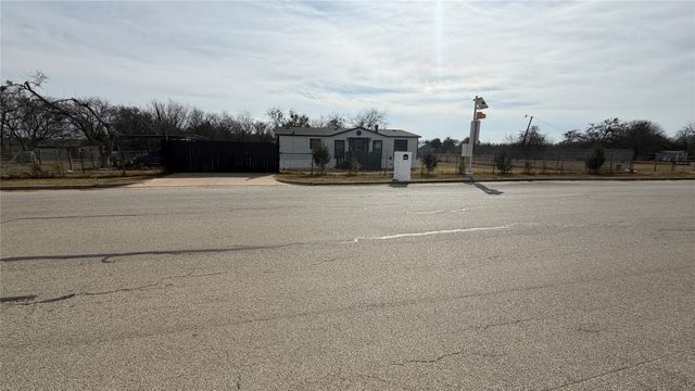 222 Hix Road, Cleburne, TX 76031