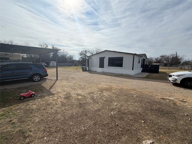 222 Hix Road, Cleburne, TX 76031