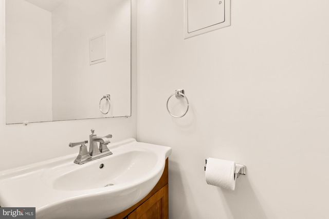 333 OGLETHORPE ST NE, Washington, DC 20011