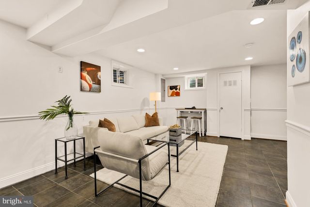 333 OGLETHORPE ST NE, Washington, DC 20011