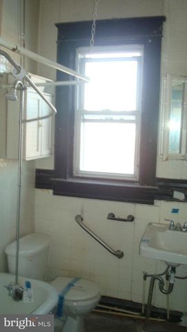 1809 E 32ND ST, Baltimore, MD 21218