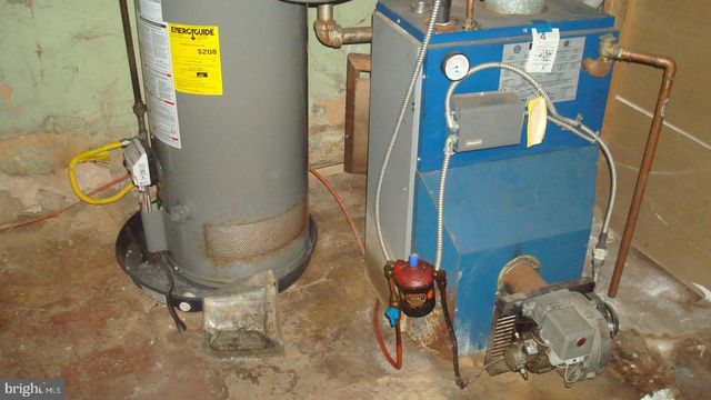 1809 E 32ND ST, Baltimore, MD 21218