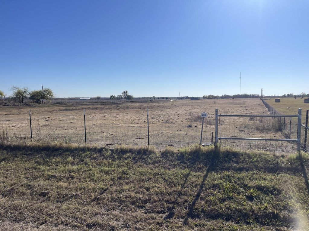 14322 FM 619, Coupland, TX 78615