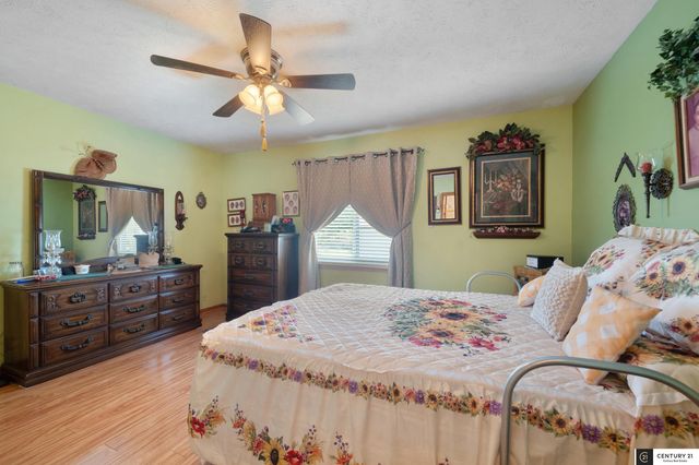 1310 Edgewood Boulevard, Papillion, NE 68046