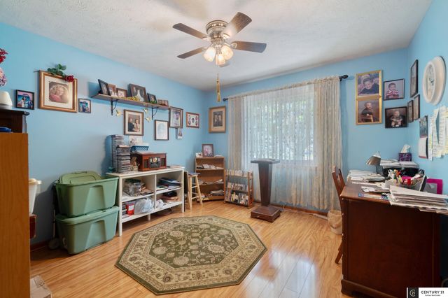 1310 Edgewood Boulevard, Papillion, NE 68046