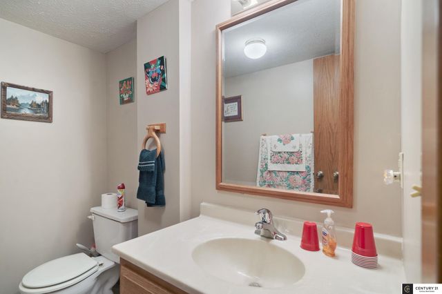 1310 Edgewood Boulevard, Papillion, NE 68046