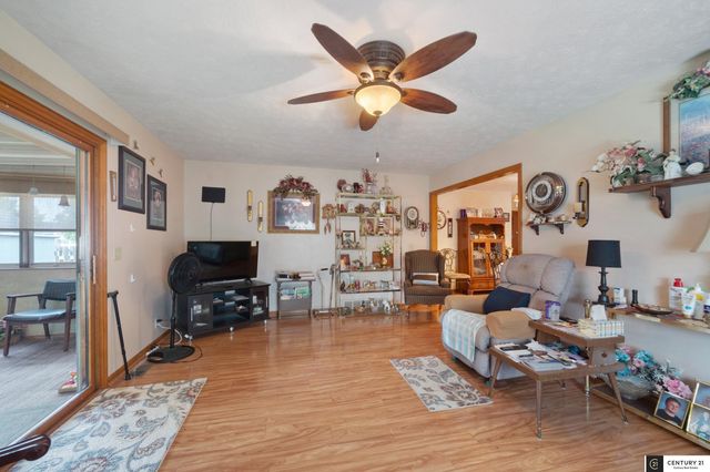 1310 Edgewood Boulevard, Papillion, NE 68046