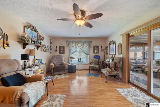 1310 Edgewood Boulevard, Papillion, NE 68046